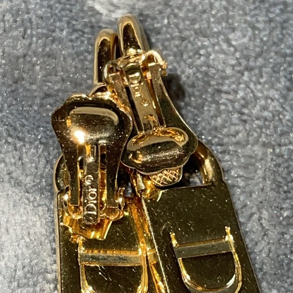 Preloved Christian Dior clip on earrings great condition gold color - Picture 11 of 11